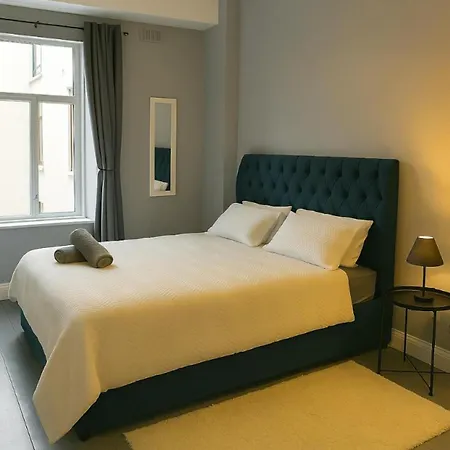 2 Bedroom Pearse Street, Walking Distance To Centre 더블린