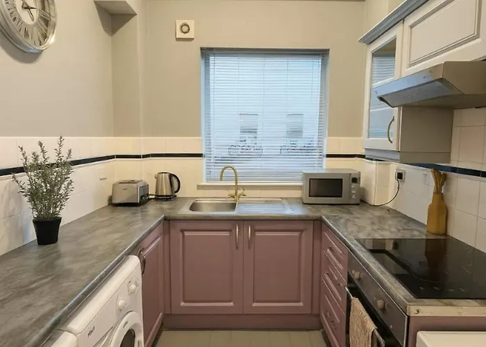 2 Bedroom Pearse Street, Walking Distance To Centre 더블린