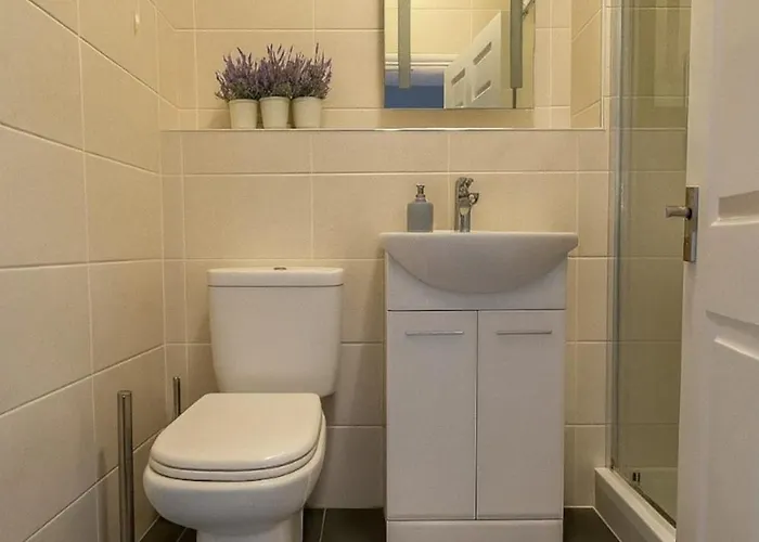 Апартаменты 2 Bedroom Pearse Street, Walking Distance To Centre *