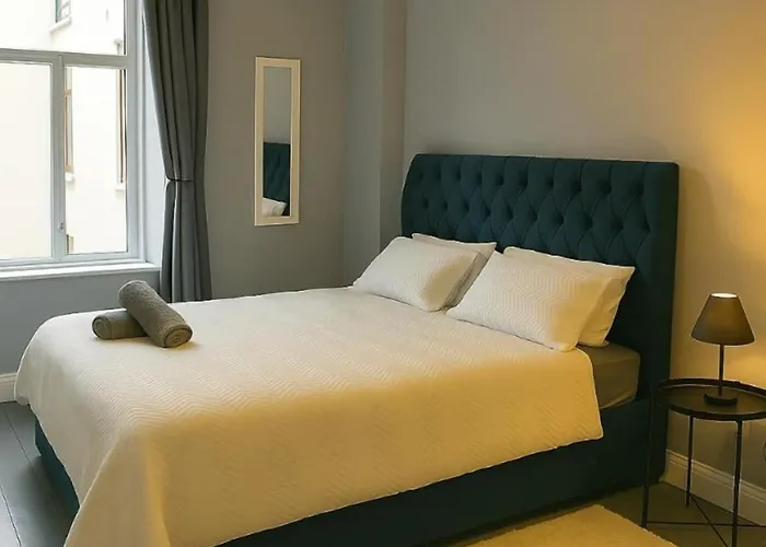 2 Bedroom Pearse Street, Walking Distance To Centre Dublin